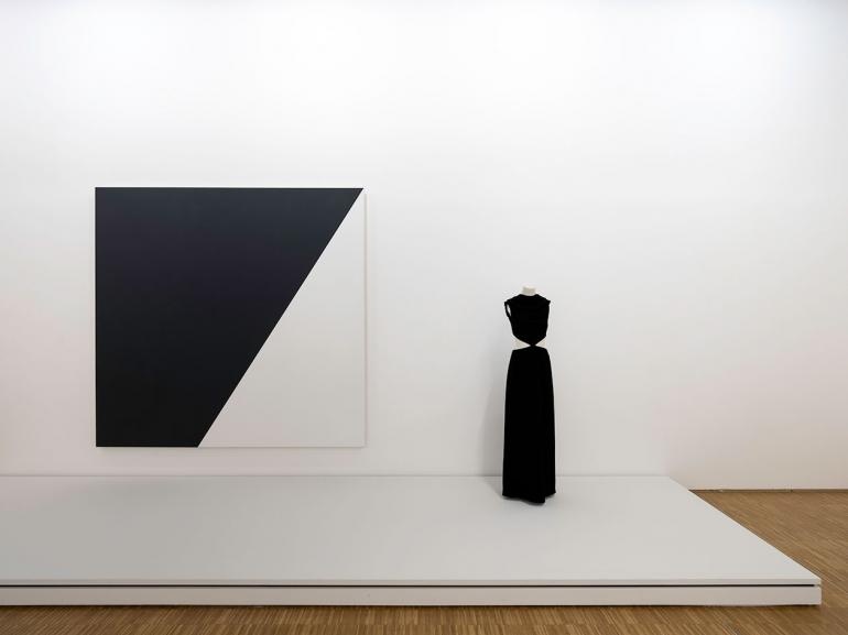 Парижские музеи открыли экспозиции в честь 60-летия Yves Saint Laurent