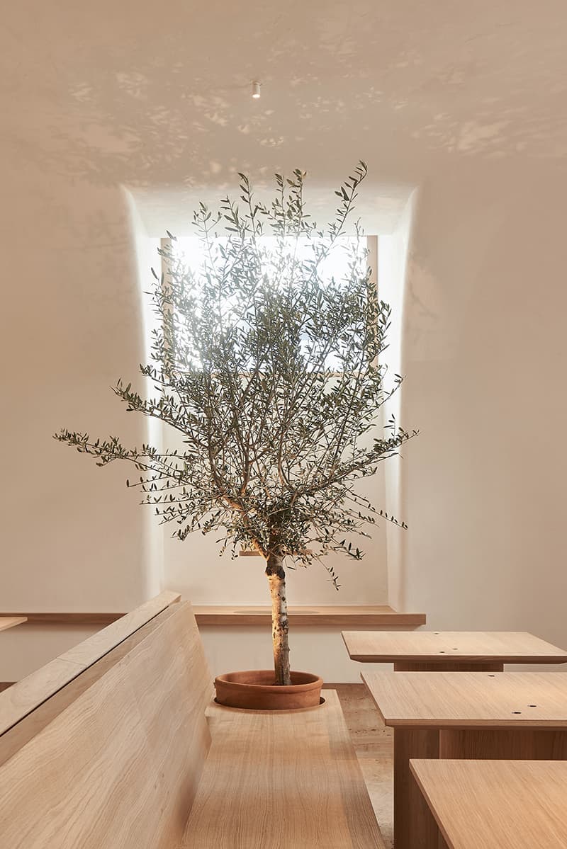 Ресторан в стиле католической церкви – проект DA Bureau