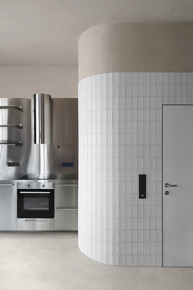 Нетривиальная квартира под сдачу – коллаборация MANU Bureau и Адрианы Кано Лимарино