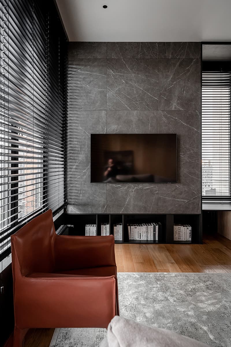 Монохромная палитра в интерьере семейной квартиры – проект Cartelle Design