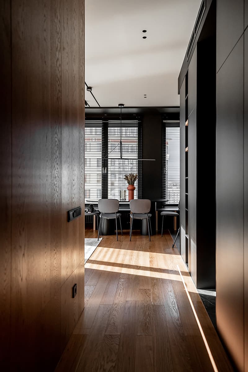 Монохромная палитра в интерьере семейной квартиры – проект Cartelle Design