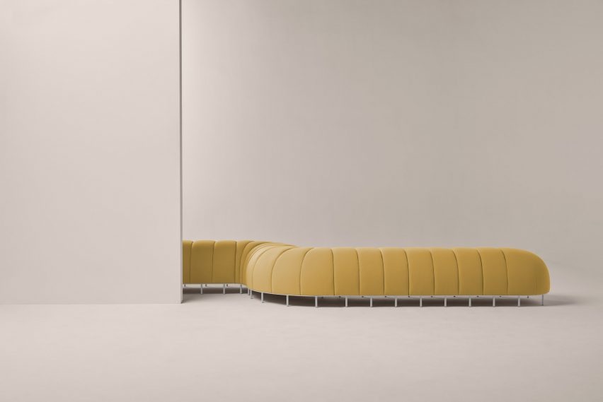 Дизайнеры из Валенсии сделали мягкую скамью для бренда Missana