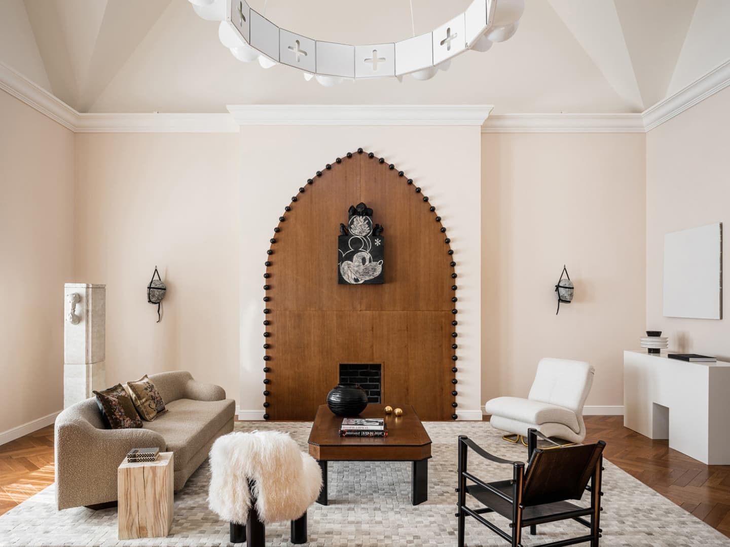 Необычная квартира со сводчатыми потолками – проект Тимофея Вересновского
