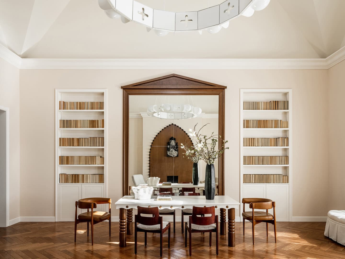 Необычная квартира со сводчатыми потолками – проект Тимофея Вересновского