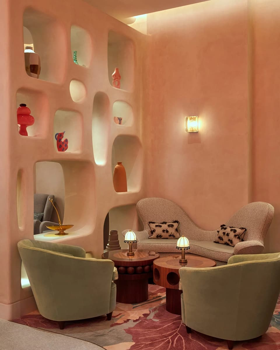 Драматичный интерьер для бара The Red Room – проект Bryan O’Sullivan Studio