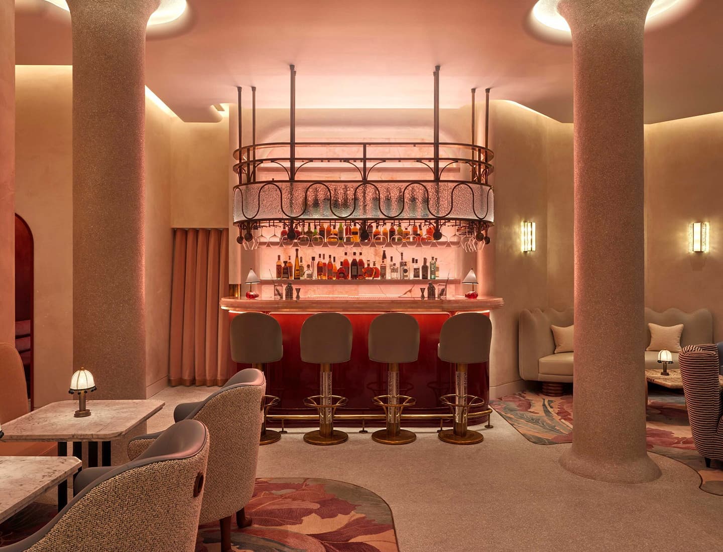 Драматичный интерьер для бара The Red Room – проект Bryan O’Sullivan Studio