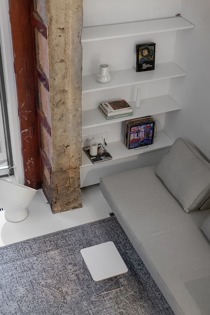 Двухуровневая квартира с индустриальными деталями – проект Room Design Buro