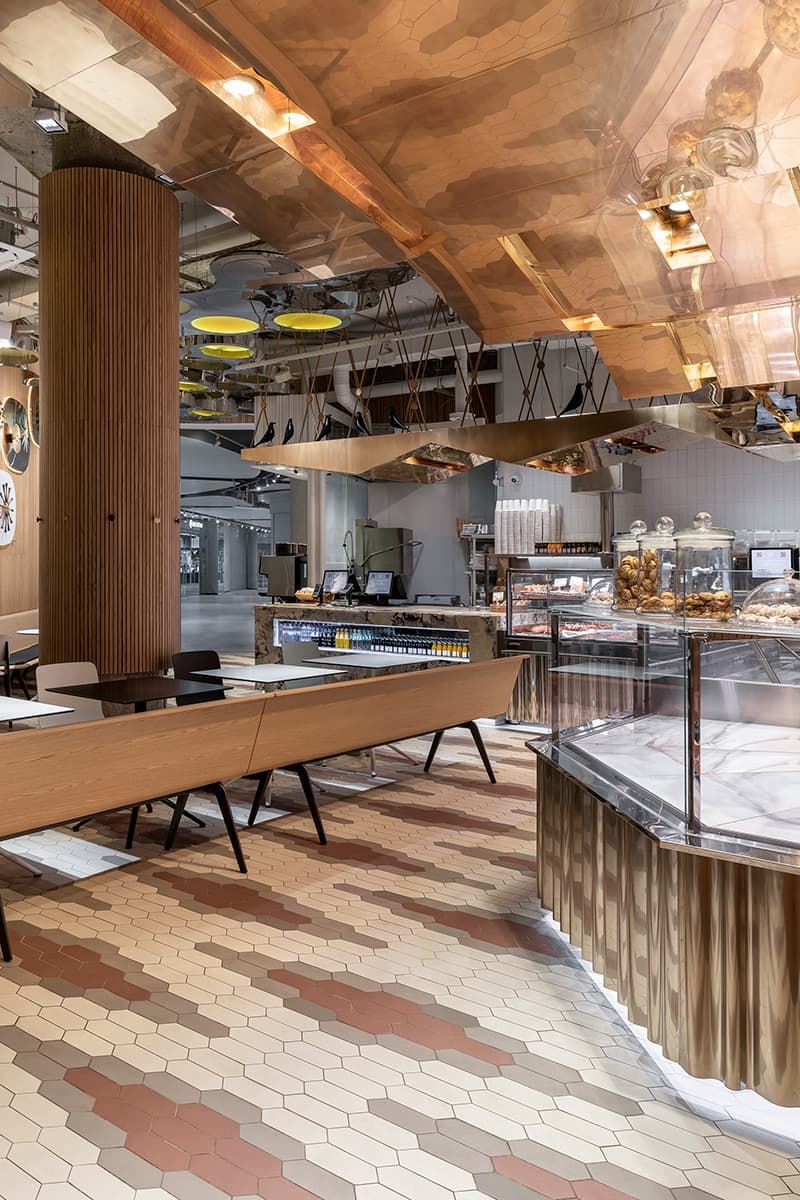 Красочный интерьер новой «Кулинарной лавки Братьев Караваевых» – проект Евгения Щетинкина