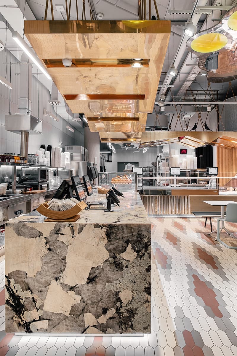 Красочный интерьер новой «Кулинарной лавки Братьев Караваевых» – проект Евгения Щетинкина