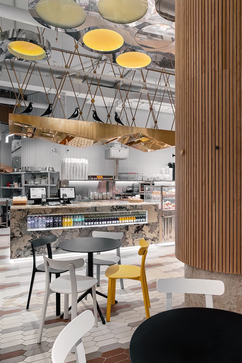 Красочный интерьер новой «Кулинарной лавки Братьев Караваевых» – проект Евгения Щетинкина