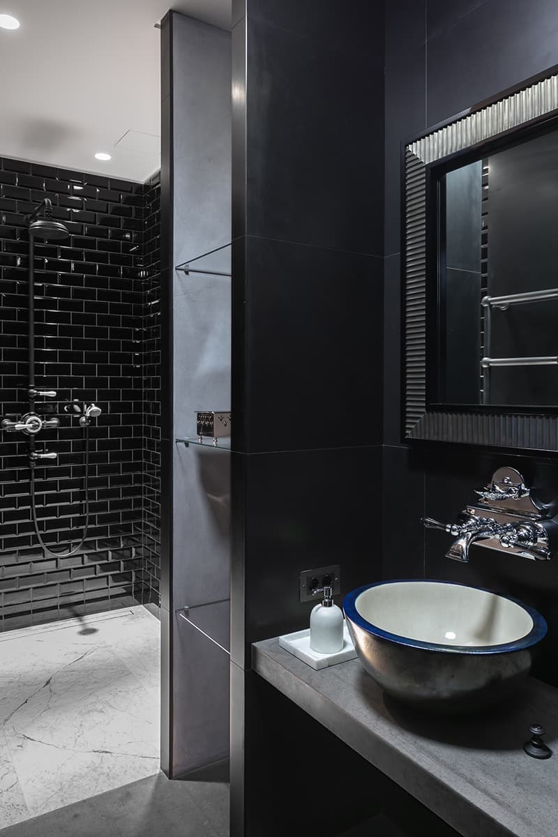 Двухуровневый лофт с яркой гостиной и собственной террасой – проект Hôtel Richesse