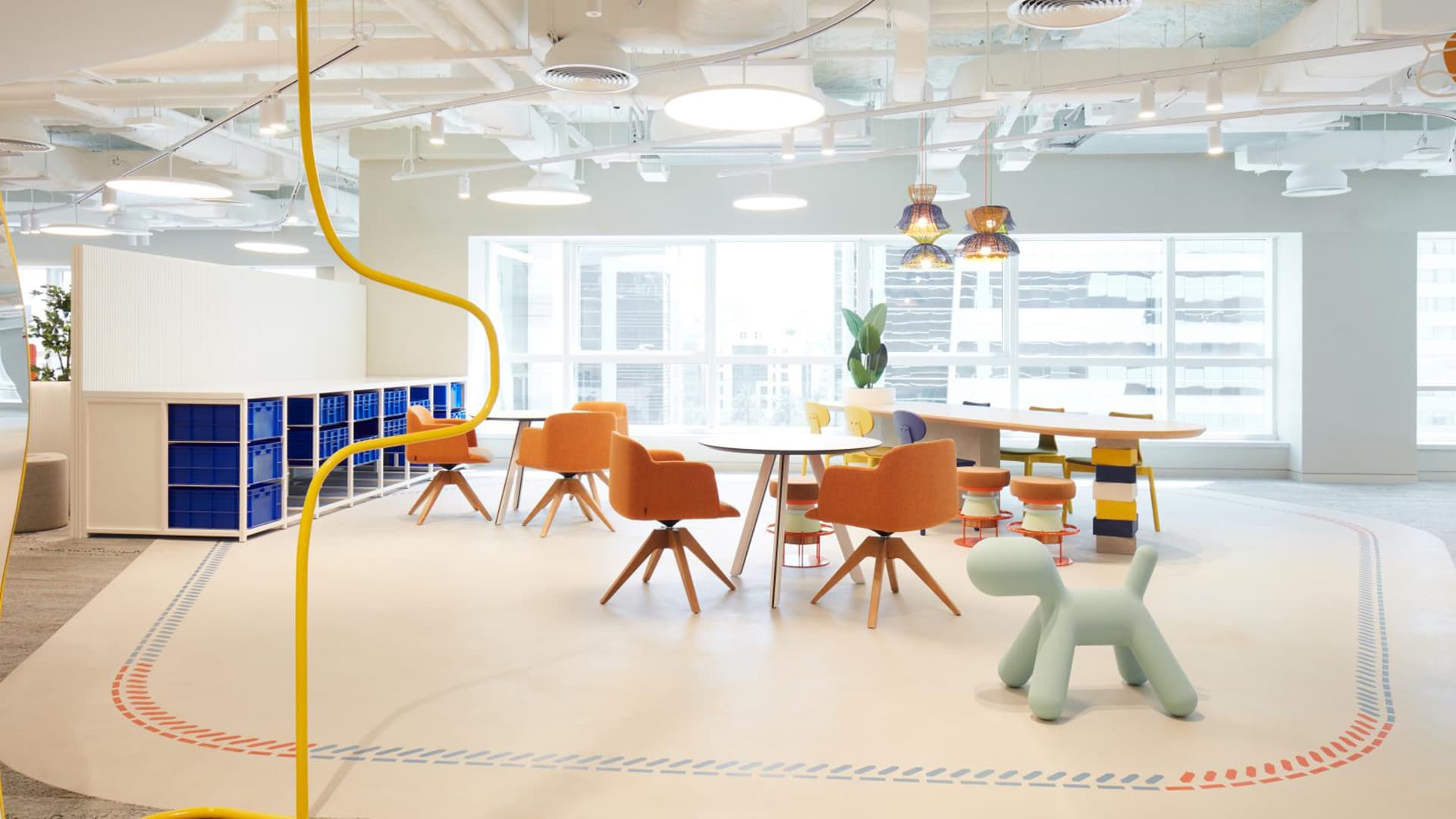 Красочный офис, где любой взрослый может почувствовать себя ребенком – проект Паллави Дин