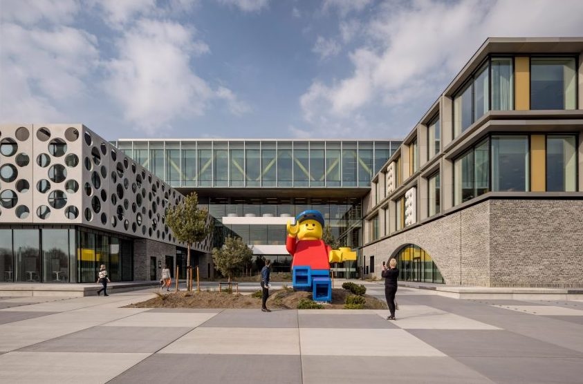 CF Møller Architects построили яркий офис для Lego