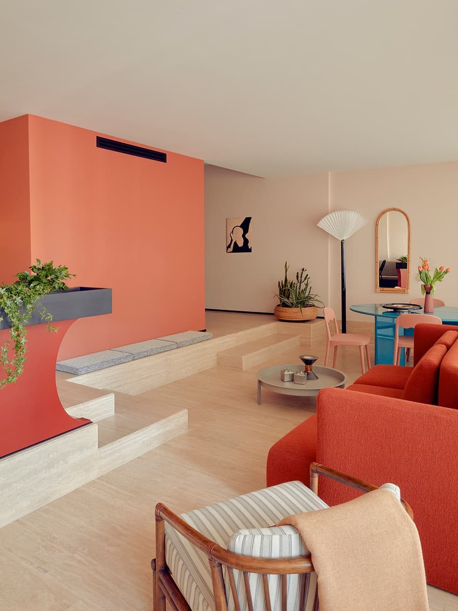 Свежий микс теплых оттенков в интерьере итальянской квартиры – проект Кристины Челестино