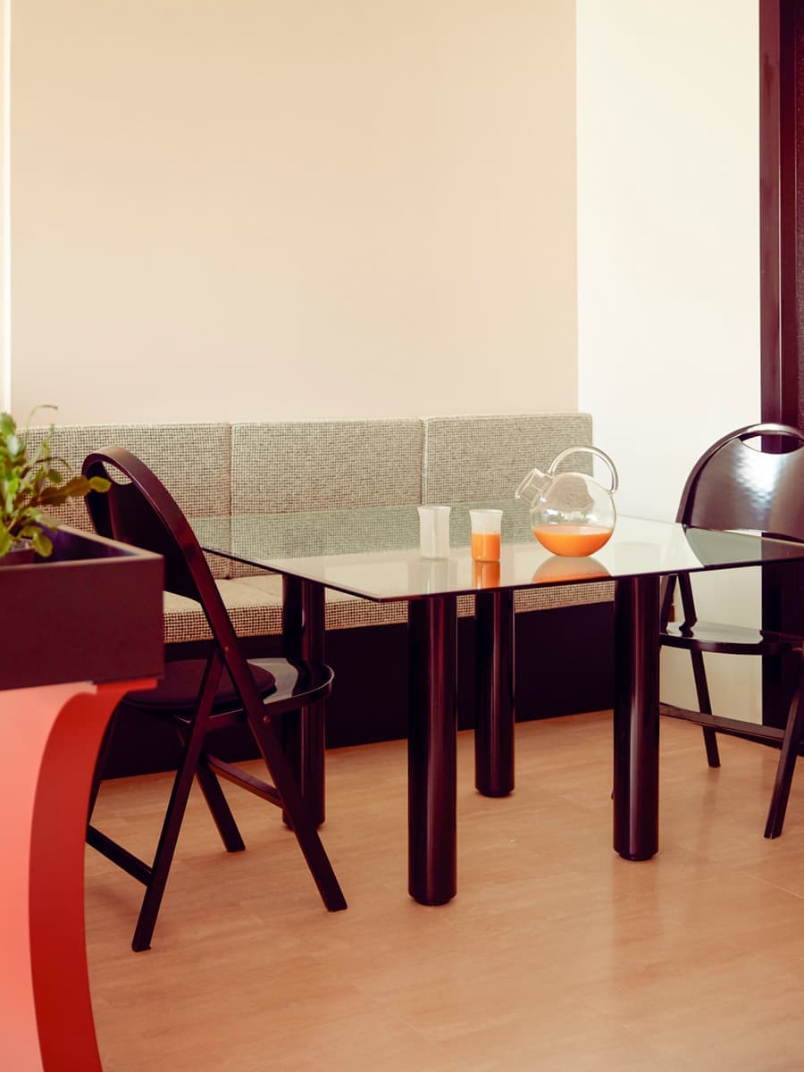 Свежий микс теплых оттенков в интерьере итальянской квартиры – проект Кристины Челестино