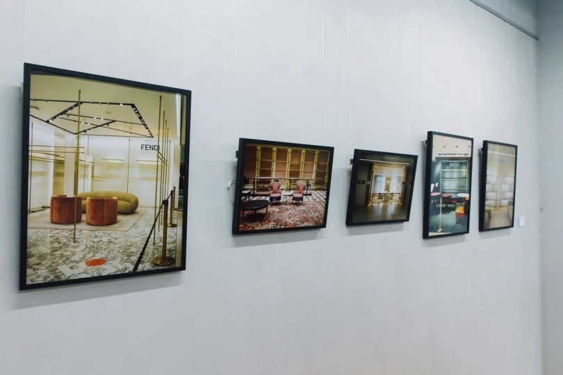 Живопись, керамика, фотографии и инсталляция на выставке в галерее Serene