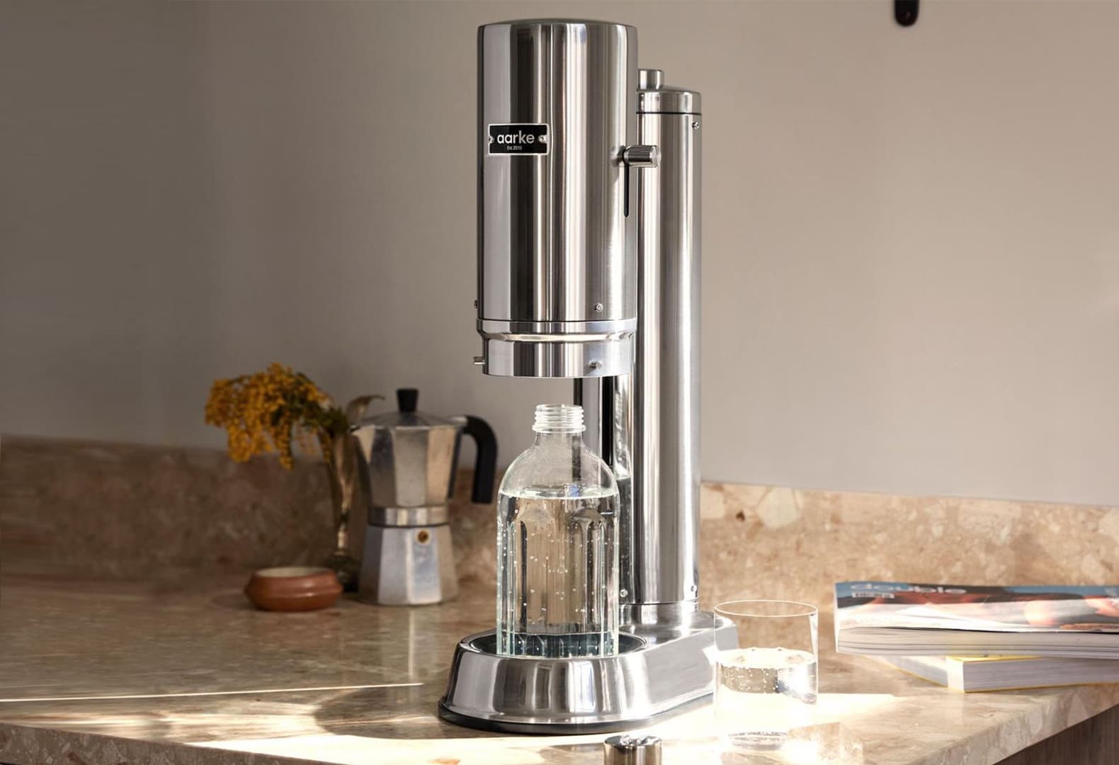 Домашний карбонизатор воды от дизайн-компании Aarke