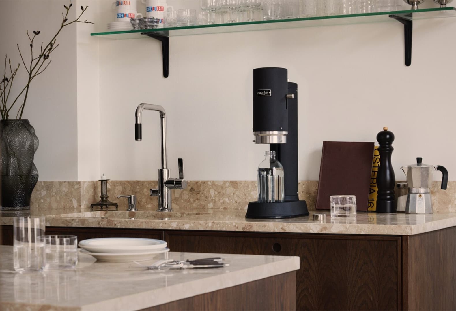 Домашний карбонизатор воды от дизайн-компании Aarke