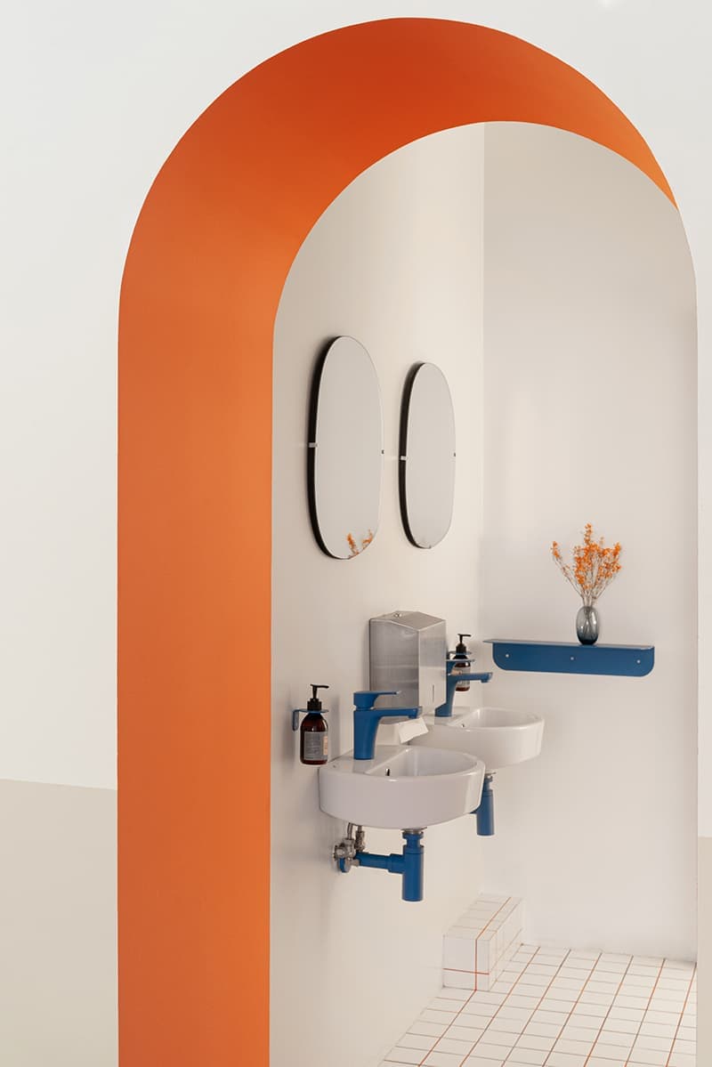 Интерьер питерской кофейни в стиле корейского минимализма – проект бюро Zavod11