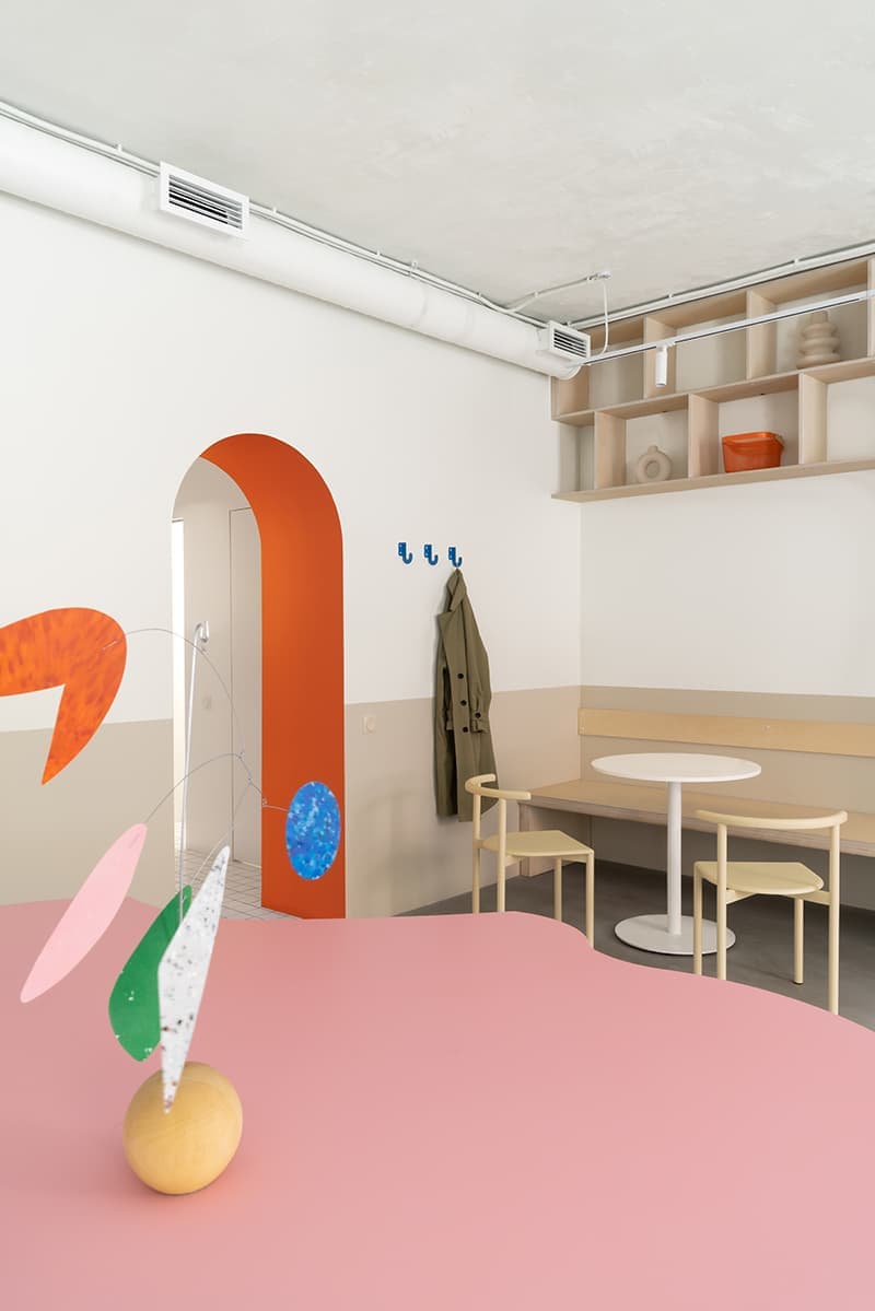 Интерьер питерской кофейни в стиле корейского минимализма – проект бюро Zavod11