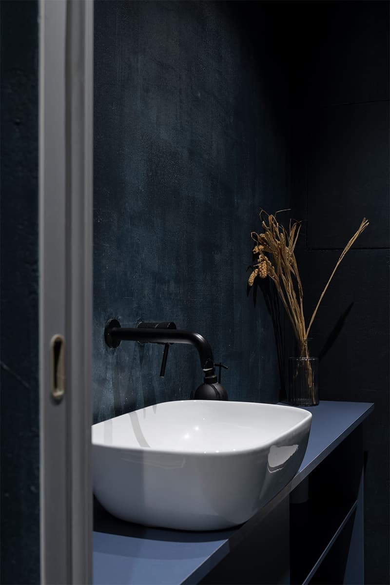 Лаконичный интерьер кафе с серферским духом – проект FREYA Architects