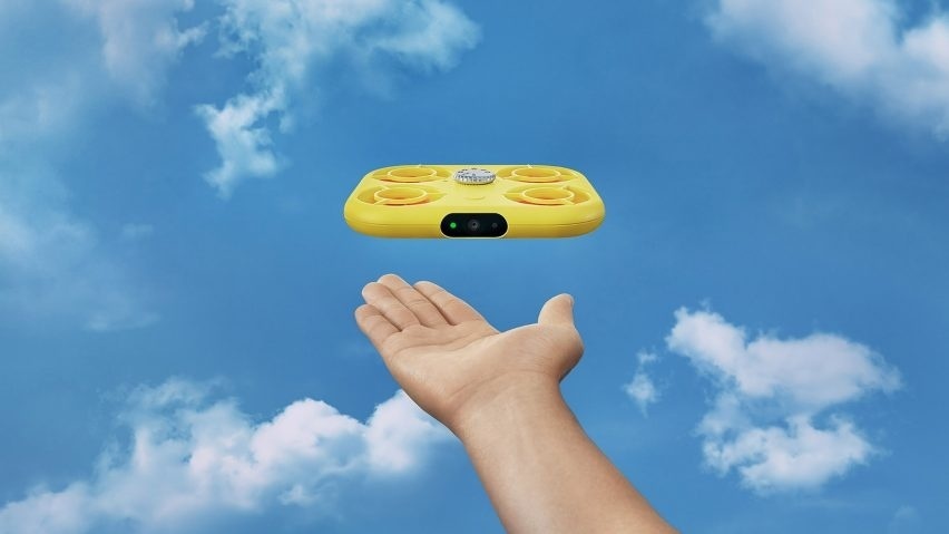 Карманный дрон для создания селфи от Snapchat
