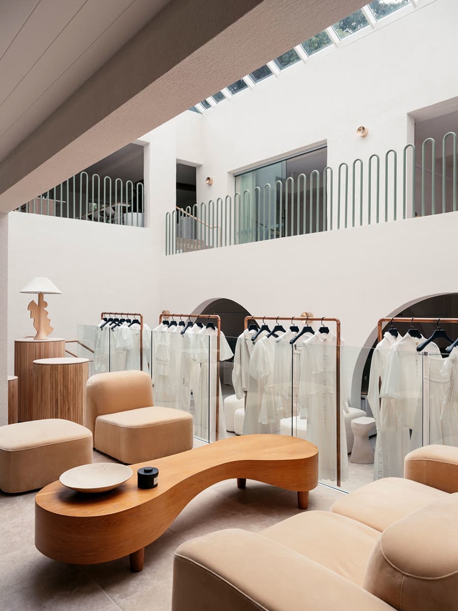 Воздушный интерьер офиса для австралийского модного бренда – проект Those Architects