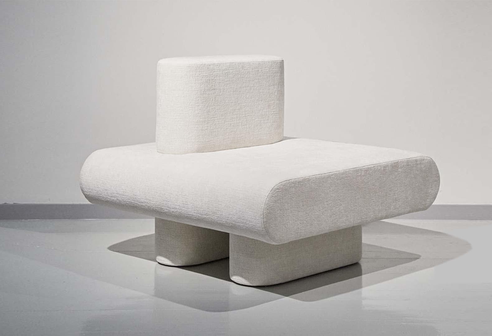 Стул из коллекции Flowers, Ольга Энгель. Фото: Mia Karlova Gallery