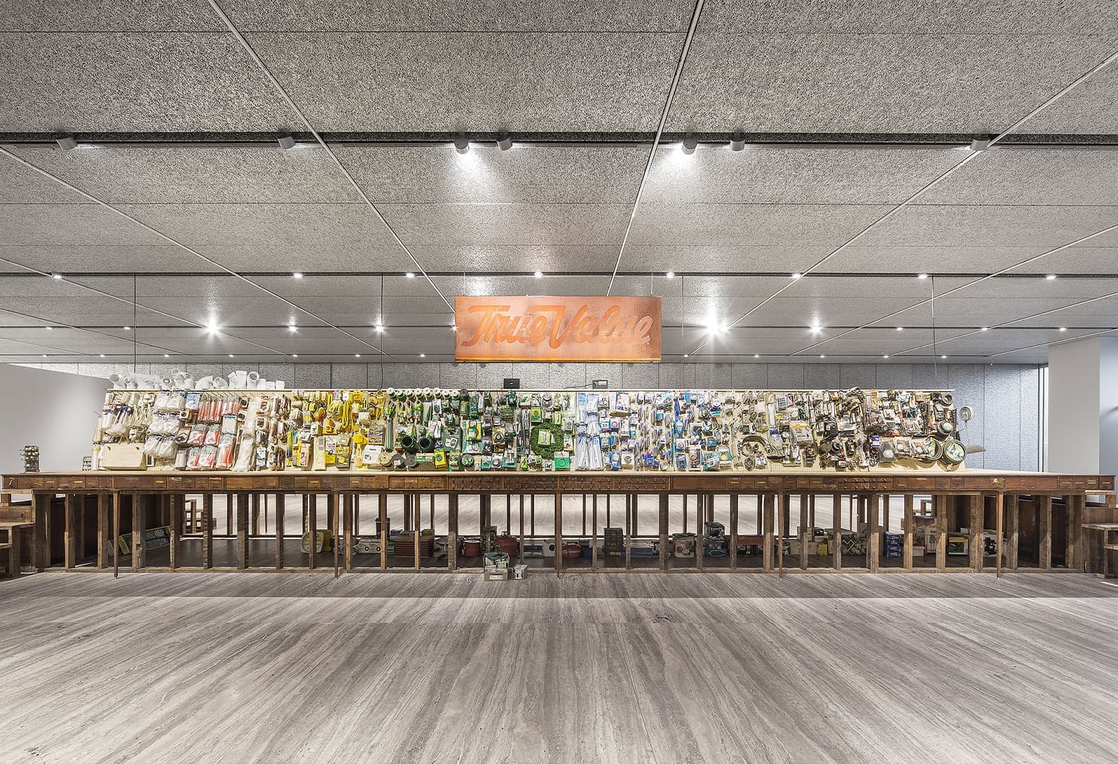 Выставка Theaster Gates: True Value в Fondazione Prada, 2016. Фото: Delfino Sisto Legnani Studio