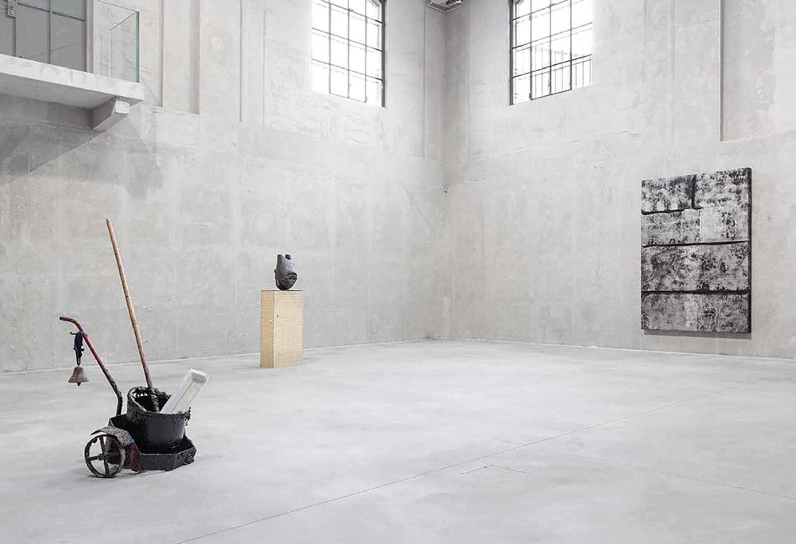 Выставка Theaster Gates: True Value в Fondazione Prada, 2016. Фото: Delfino Sisto Legnani Studio