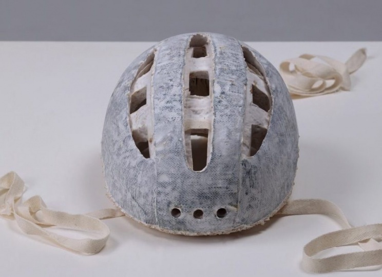 Нидерландская студия сделала защитный шлем из новой формы мицелия