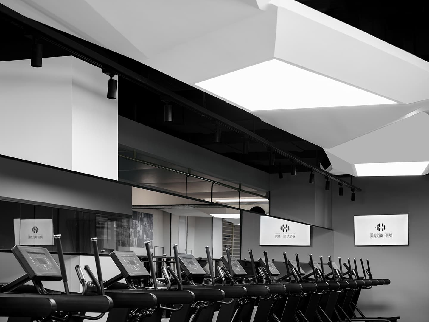 Футуристичный интерьер фитнес-центра в Китае – проект студии CUN FF