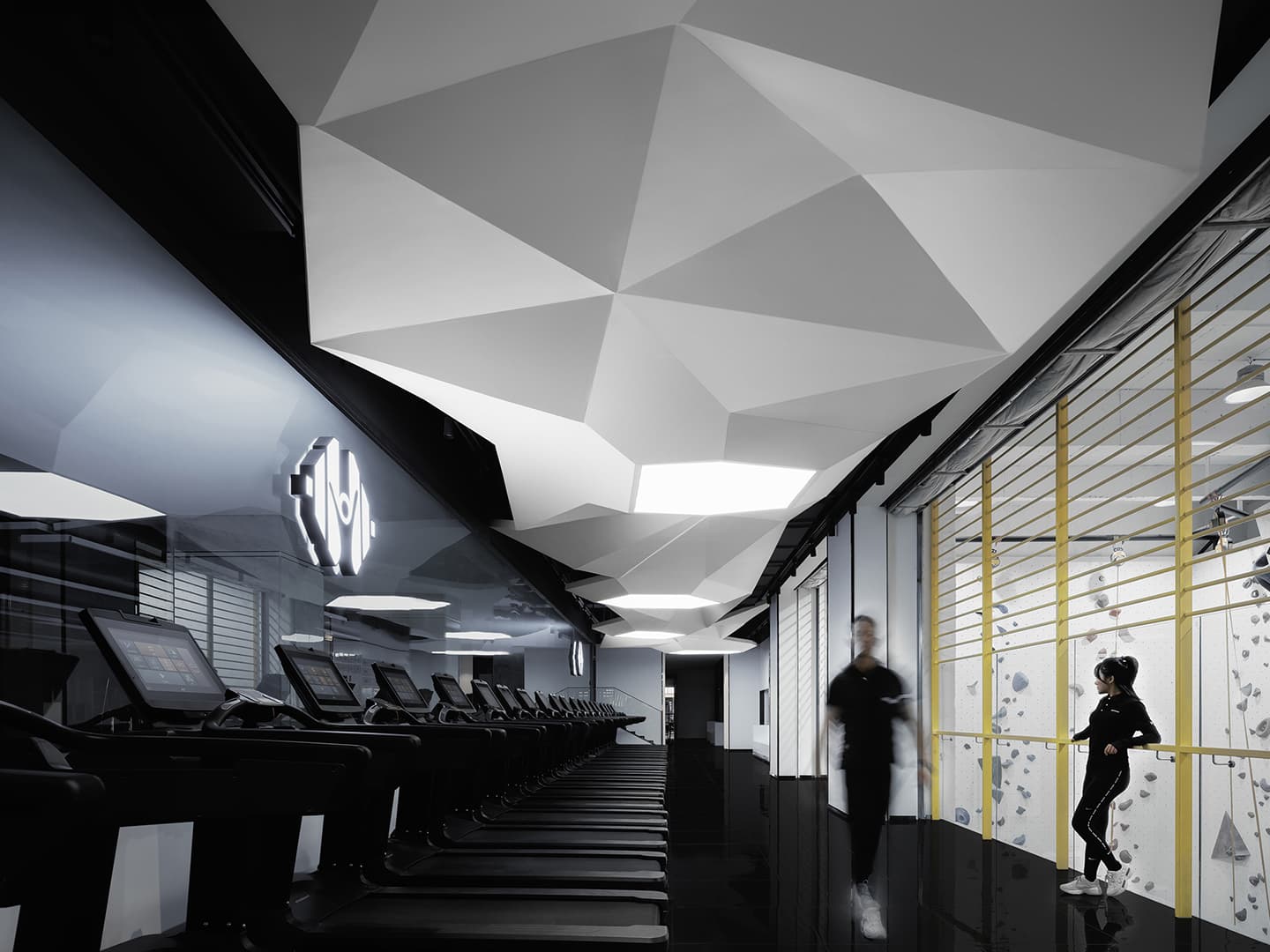 Футуристичный интерьер фитнес-центра в Китае – проект студии CUN FF