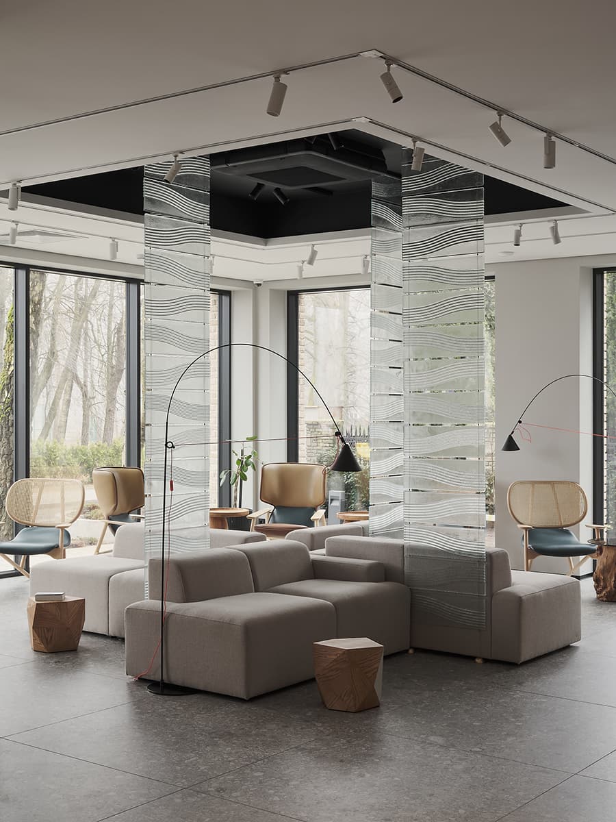 Единство стекла и дерева в интерьере отеля Karmann’s – проект Олеси Левкович