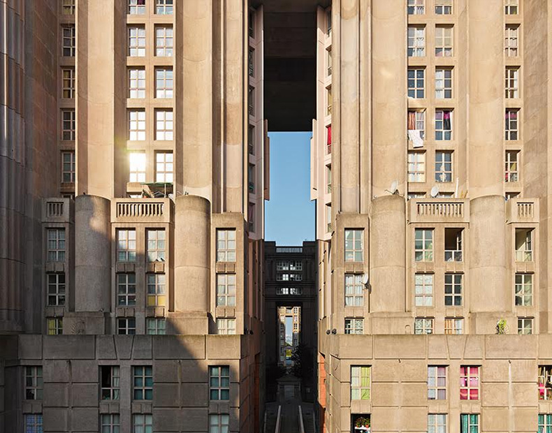 Les Espaces d’Abraxas - жилой комплекс Рикардо Бофилла под Парижем