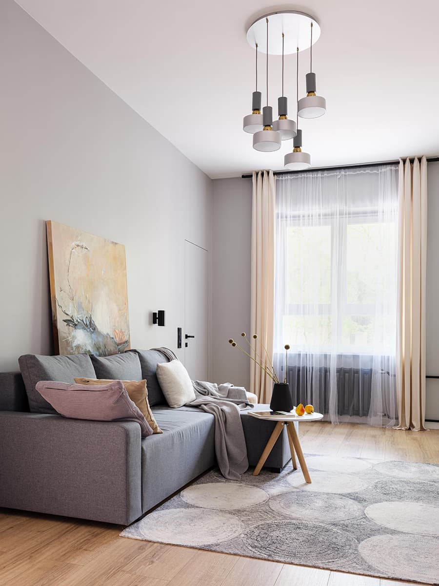 Уютный интерьер с доминирующим синим цветом – проект бюро Archistories