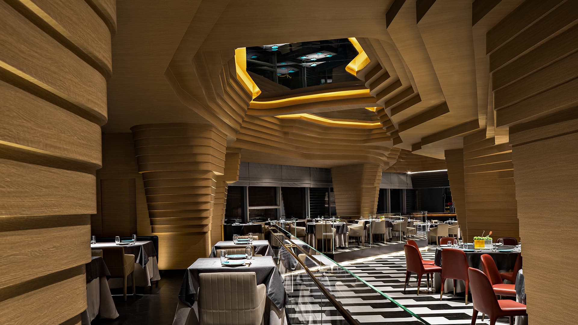 Интерьер китайского ресторана со скульптурным потолком – проект IN.X Design