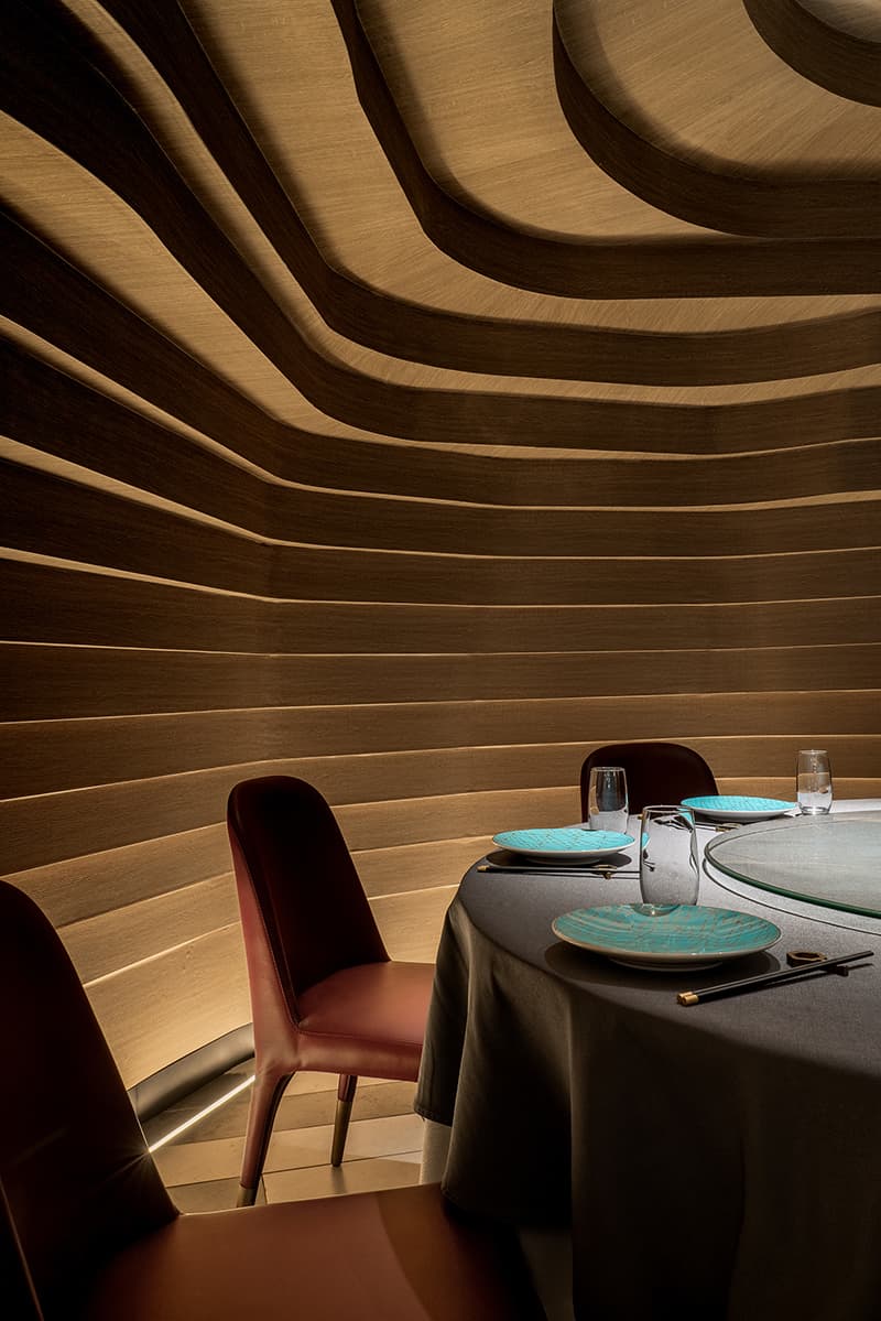 Интерьер китайского ресторана со скульптурным потолком – проект IN.X Design