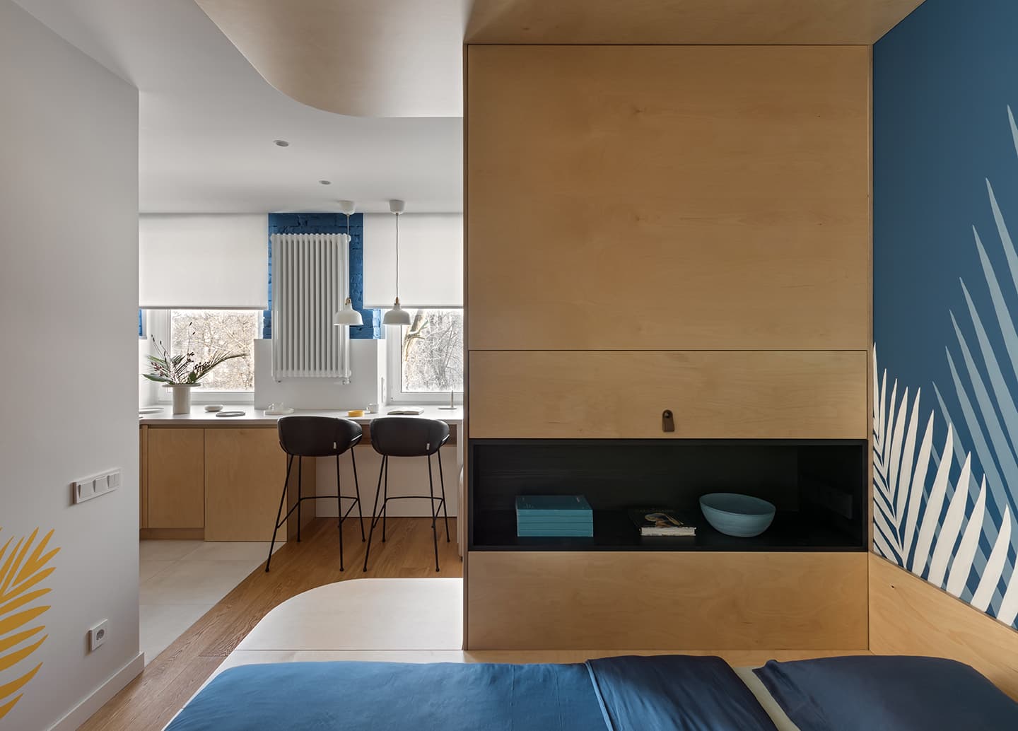 Нетривиальный интерьер студии с растительными мотивами – проект Kononov Studio