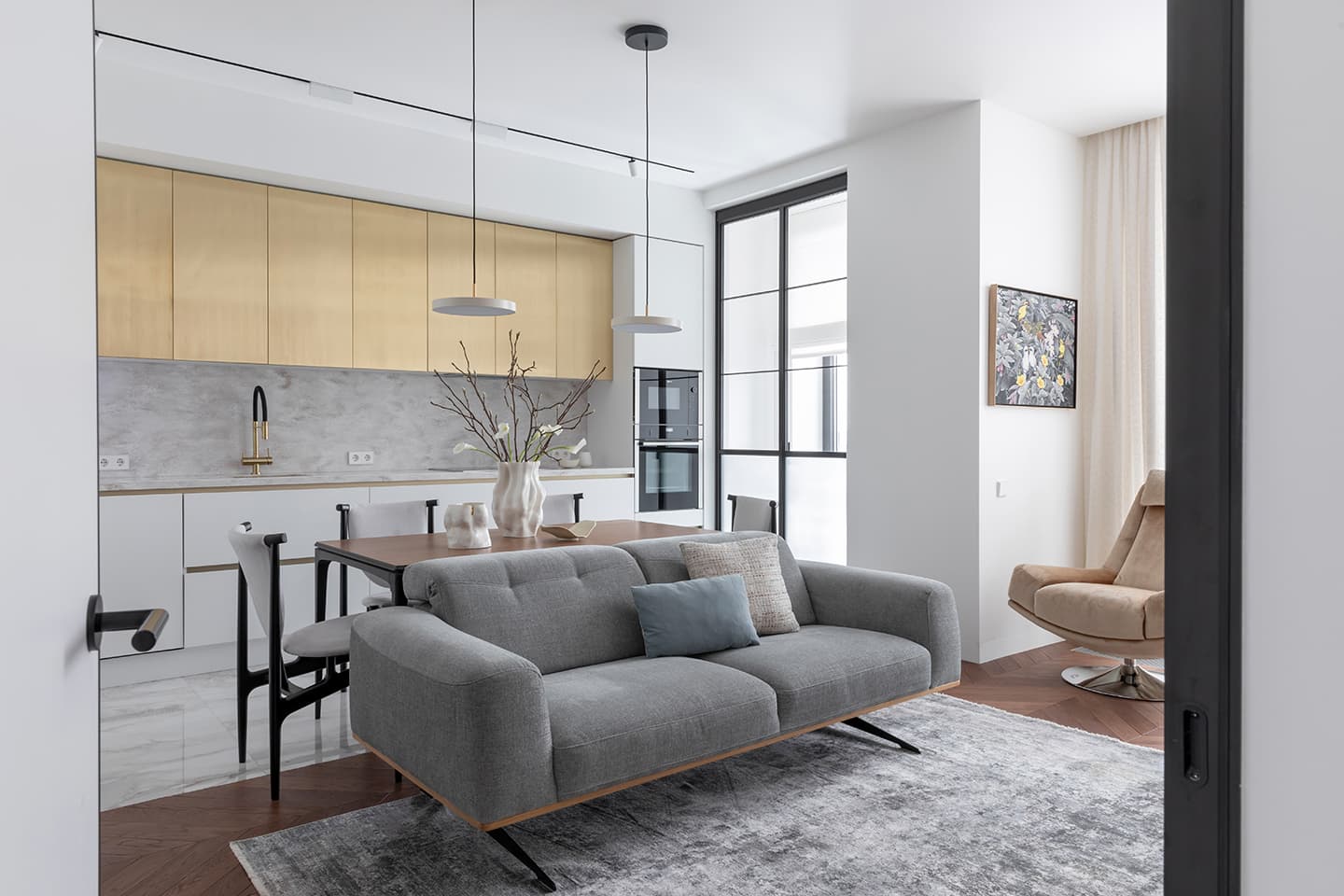 Московская квартира с авторской мебелью в пастельных тонах – проект Анны Чесноковой