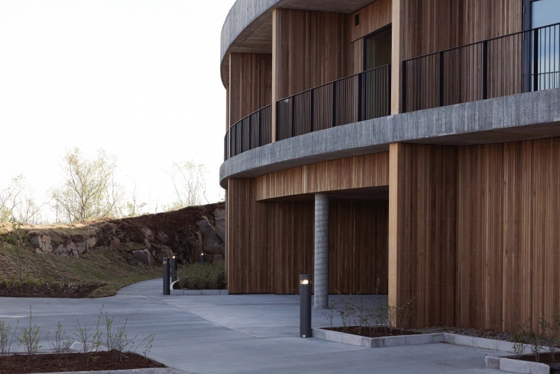 Команда студии Loop Architects спроектировала центр для людей с деменцией