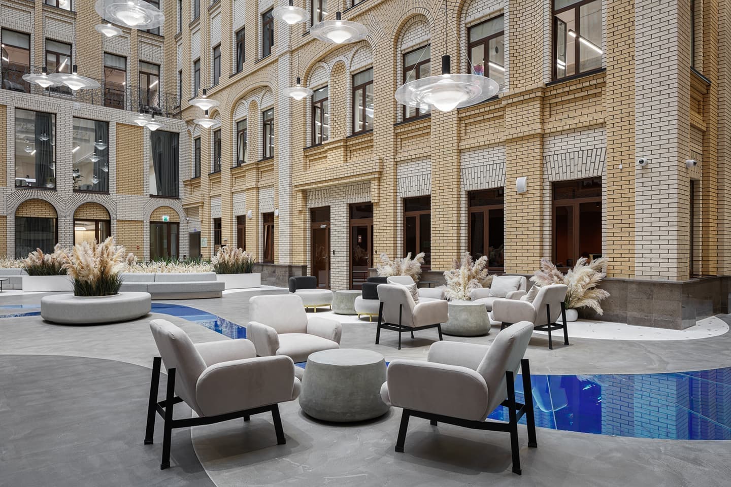 Интерьер московского офиса с двором-колодцем – проект ABD Architects