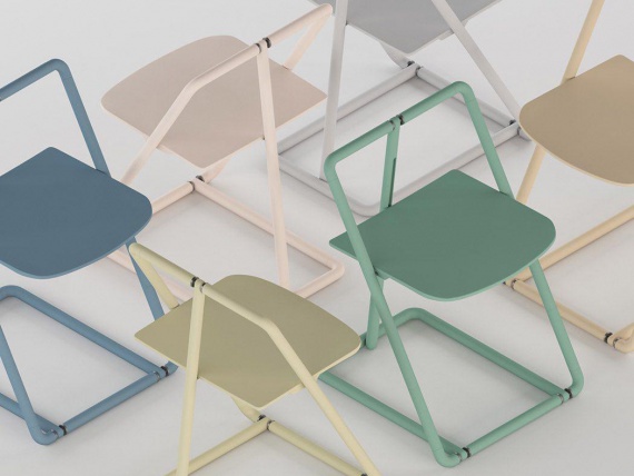 Дизайнер придумал компактный переносной стул из пластика