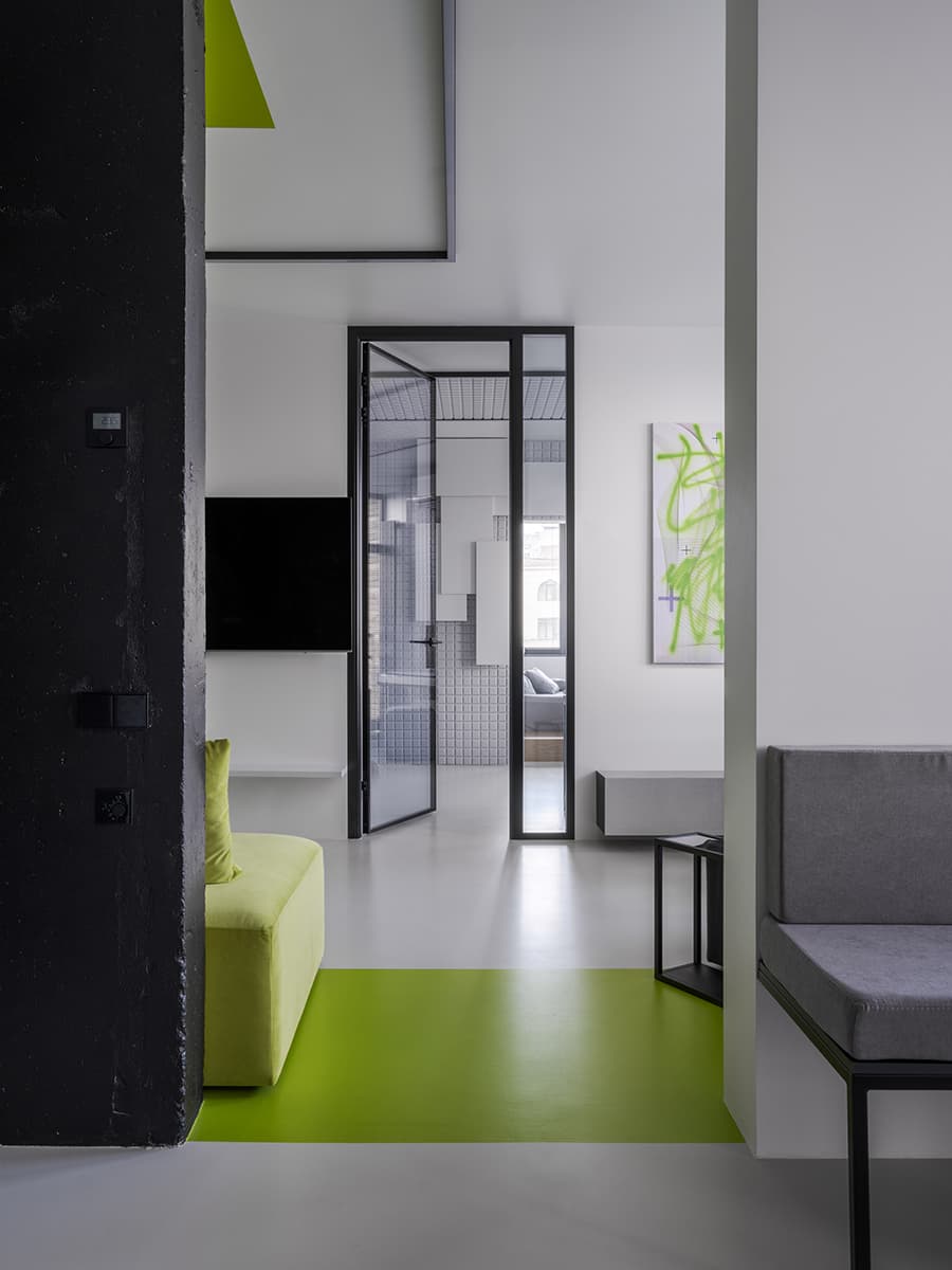 Свежие цвета в технологичном интерьере квартиры для студента – проект Рустэма Уразметова