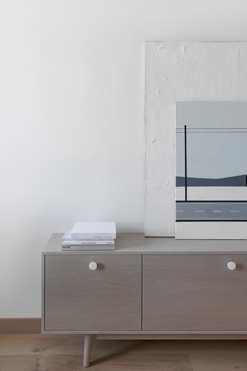 Квартира в голубых тонах с элементами mid-century modern – проект Kononov Studio