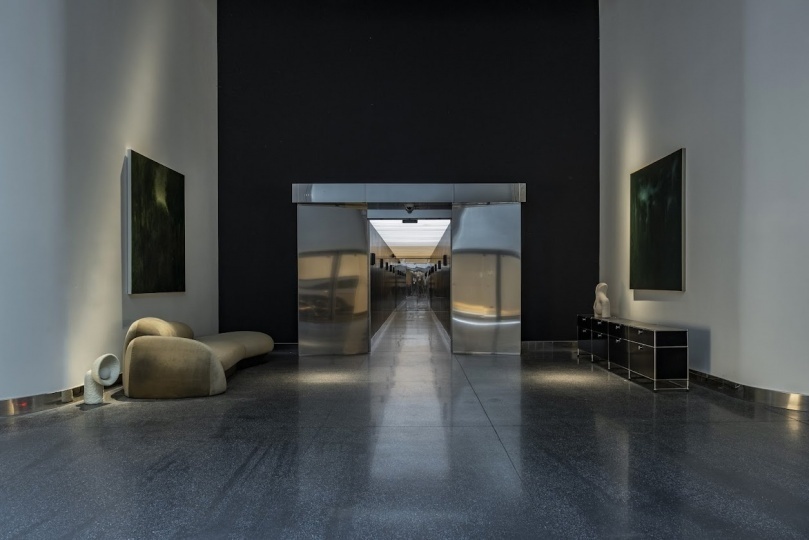 Galerie Philia открыла летнюю выставку на виллах Жана Нувеля