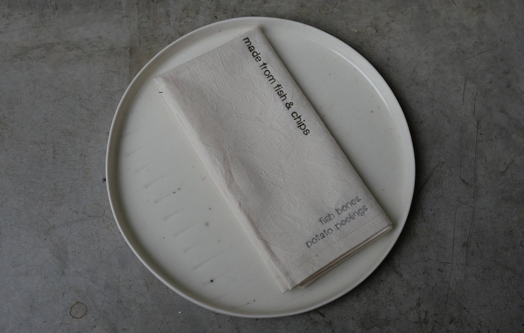 Британский дизайнер создала керамическую посуду из пищевых отходов