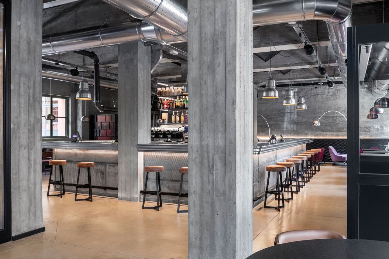 Фактурный интерьер итальянского бара-ресторана – проект студии lamatilde