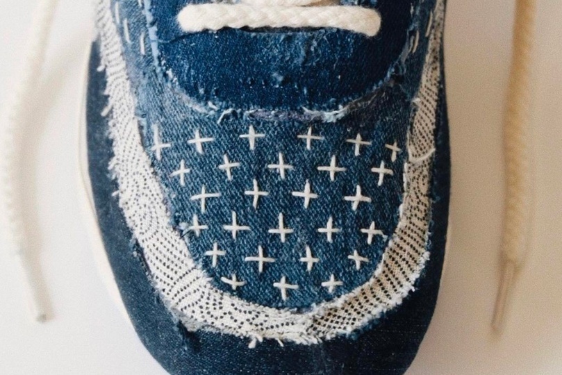Художник Ant Kai кастомизировал кроссовки Nike с помощью японской вышивки