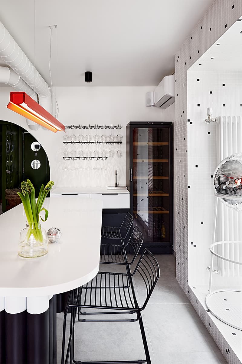 Задорный минимализм в интерьере модной кофейни – проект Lebedeva Project